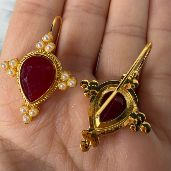 Vintage gold and Red Teardrop Earrings - Picture 5 of 8
